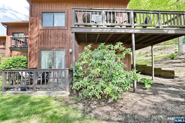 1 Gray Rock Drive 11, Vernon, NJ 07462