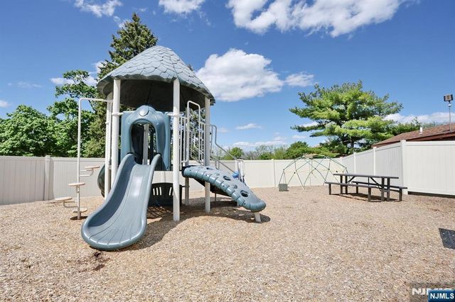 1 Gray Rock Drive 11, Vernon, NJ 07462