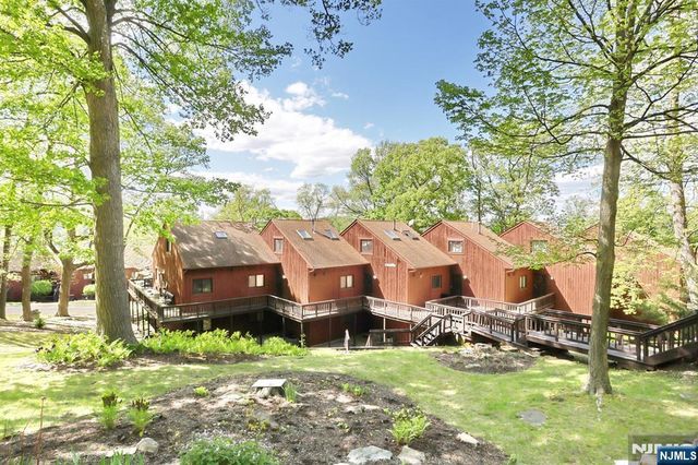 1 Gray Rock Drive 11, Vernon, NJ 07462