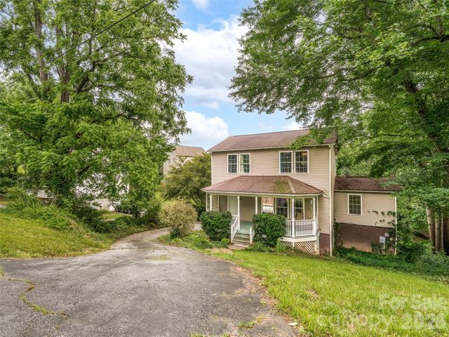 17 Captains Drive, Candler, NC 28715