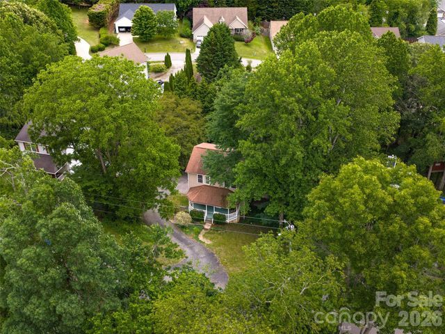 17 Captains Drive, Candler, NC 28715