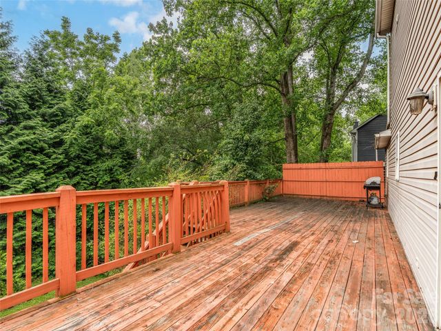 17 Captains Drive, Candler, NC 28715