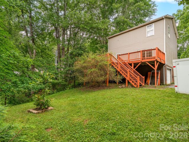 17 Captains Drive, Candler, NC 28715