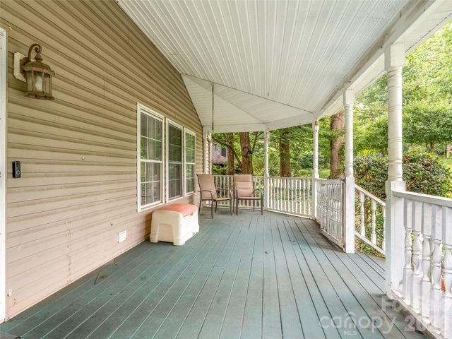 17 Captains Drive, Candler, NC 28715