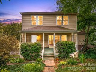 17 Captains Drive, Candler, NC 28715