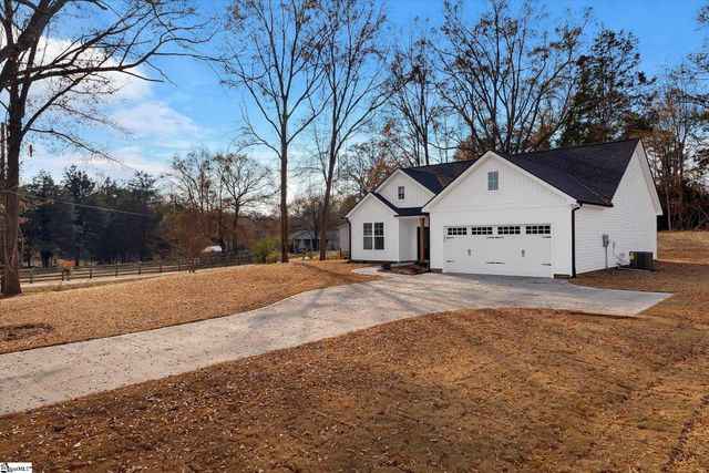 151 Eastview Road, Pelzer, SC 29669