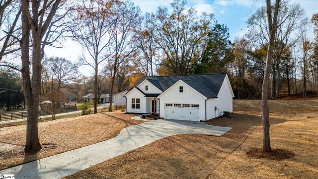151 Eastview Road, Pelzer, SC 29669