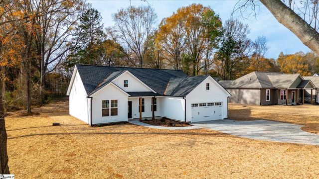 151 Eastview Road, Pelzer, SC 29669