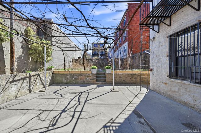 3018 Paulding Avenue, Bronx, NY 10469