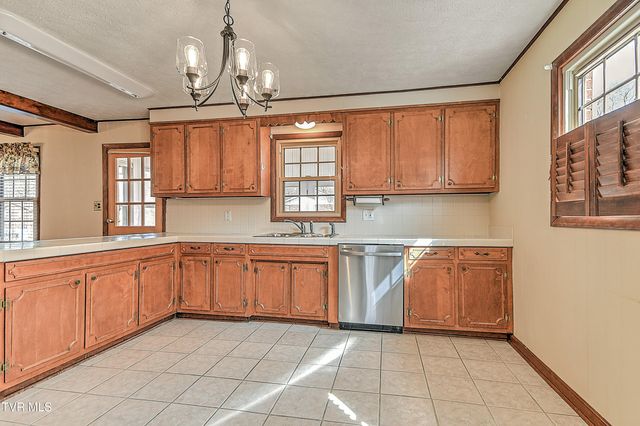 110 Quillen Drive, Bristol, VA 24201