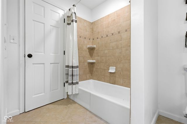 10525 Lasalle Road, Carmel, IN 46033