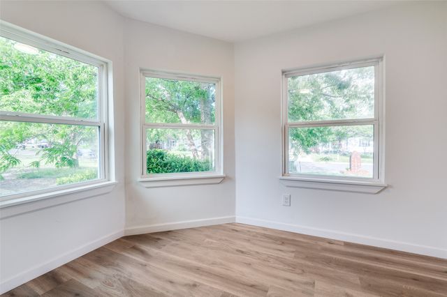 604 N East Street, Arlington, TX 76011