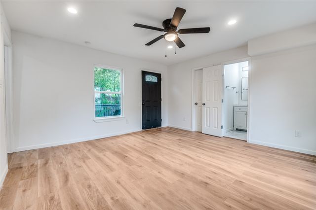 604 N East Street, Arlington, TX 76011
