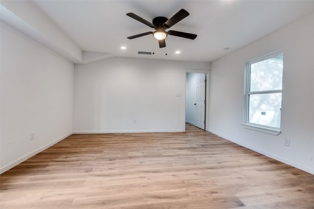 604 N East Street, Arlington, TX 76011