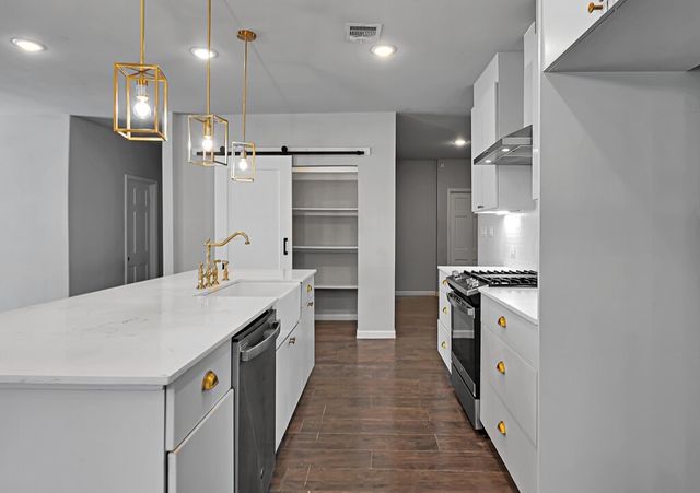 2001 Colcord Avenue, Waco, TX 76707