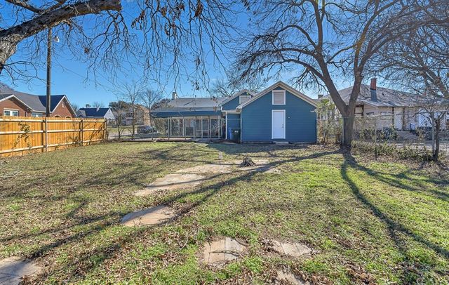 2001 Colcord Avenue, Waco, TX 76707