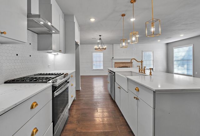 2001 Colcord Avenue, Waco, TX 76707