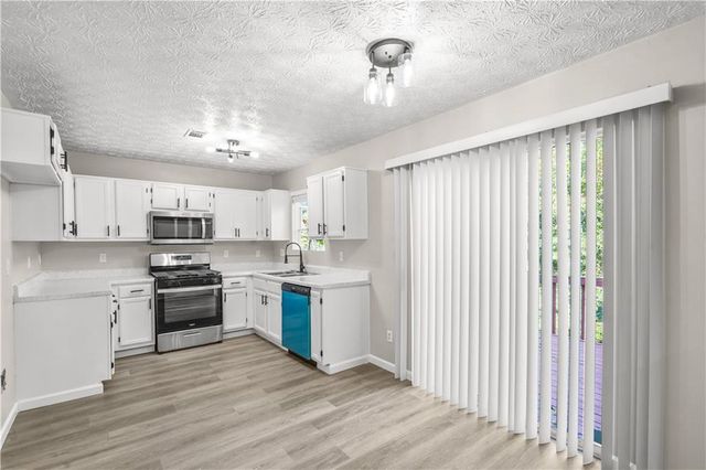 826 Shore Drive, Lithonia, GA 30058