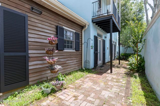 211 Ursuline Street, Lafayette, LA 70506