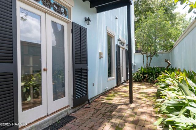 211 Ursuline Street, Lafayette, LA 70506