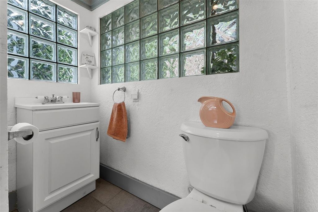 Image 16 of property listing at 110 N BROWN AVENUE, Orlando, FL 32801