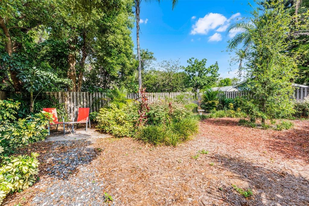 Image 23 of property listing at 110 N BROWN AVENUE, Orlando, FL 32801