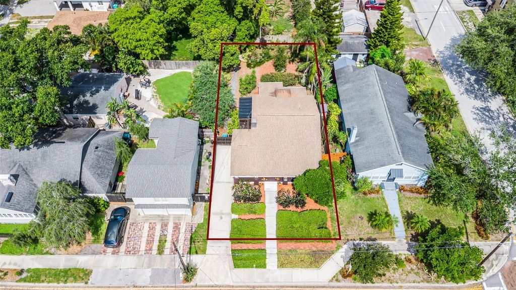 Image 25 of property listing at 110 N BROWN AVENUE, Orlando, FL 32801