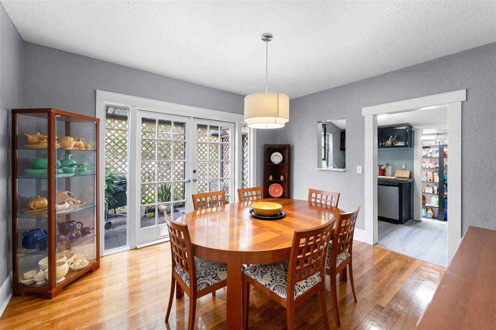 Image 8 of property listing at 110 N BROWN AVENUE, Orlando, FL 32801