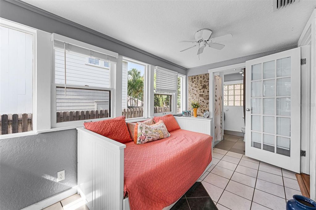 Image 9 of property listing at 110 N BROWN AVENUE, Orlando, FL 32801