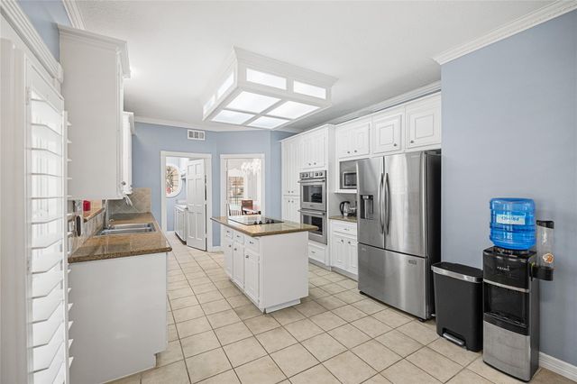 402 Lakeside Boulevard, Sugar Land, TX 77478