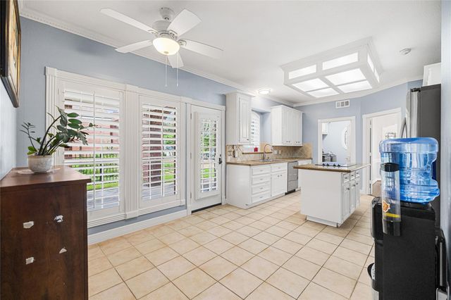 402 Lakeside Boulevard, Sugar Land, TX 77478