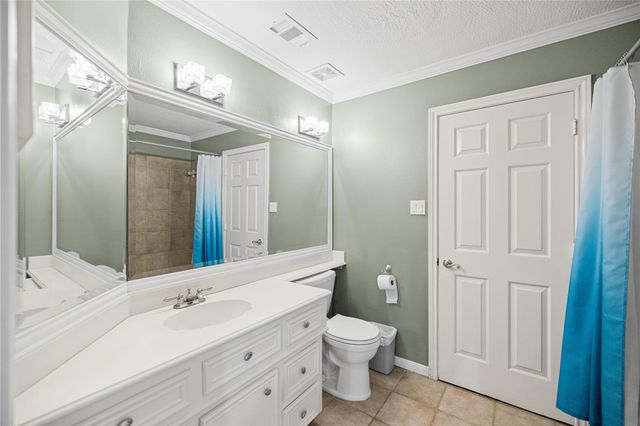 402 Lakeside Boulevard, Sugar Land, TX 77478
