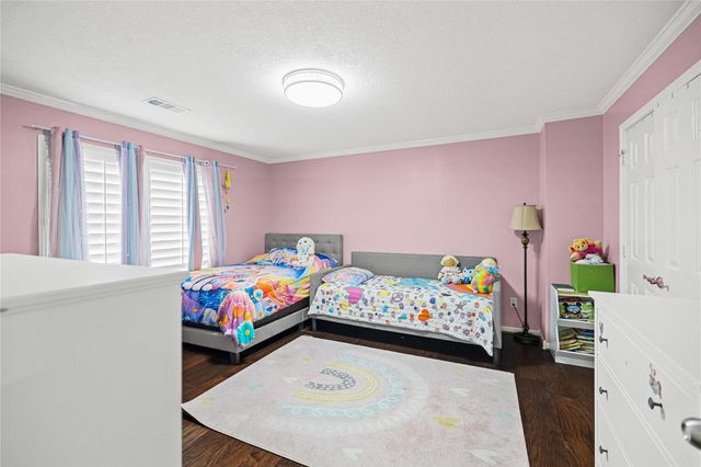 402 Lakeside Boulevard, Sugar Land, TX 77478