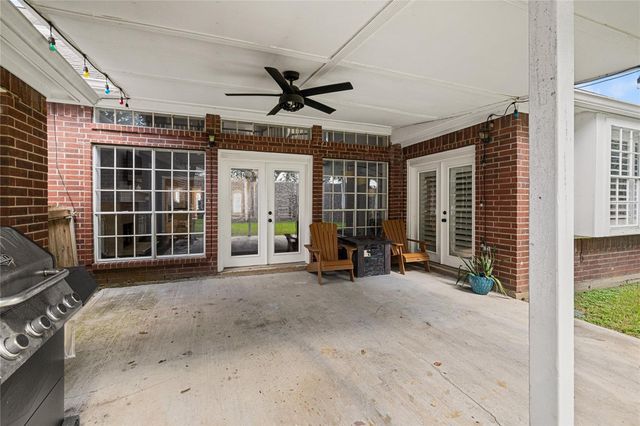 402 Lakeside Boulevard, Sugar Land, TX 77478