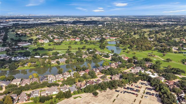 402 Lakeside Boulevard, Sugar Land, TX 77478