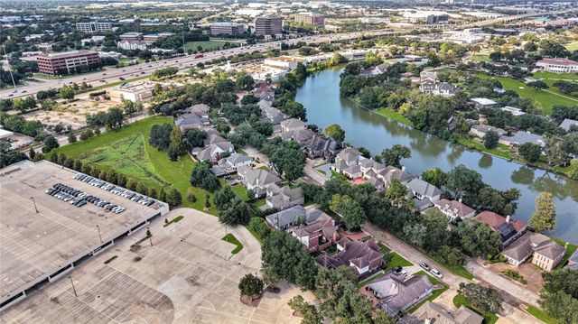 402 Lakeside Boulevard, Sugar Land, TX 77478