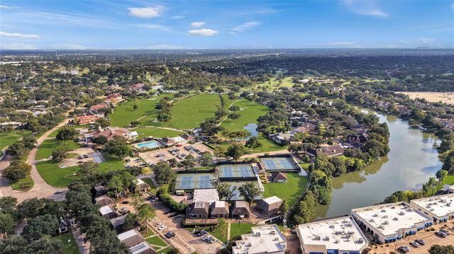 402 Lakeside Boulevard, Sugar Land, TX 77478