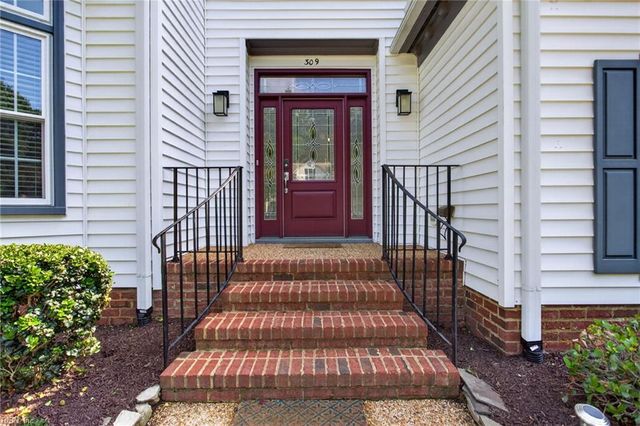 309 Treis TRL, Yorktown, VA 23693