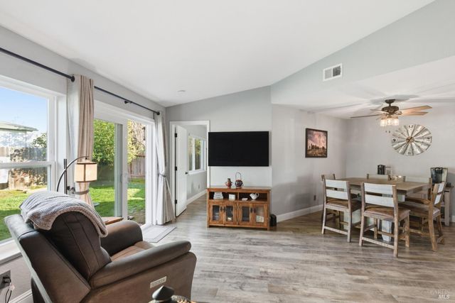 1433 Langley Way, Suisun City, CA 94585