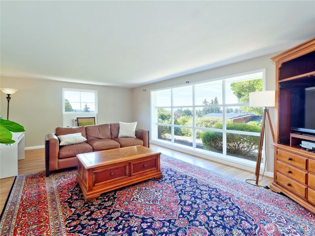 1012 Evergreen Drive, Bellevue, WA 98004