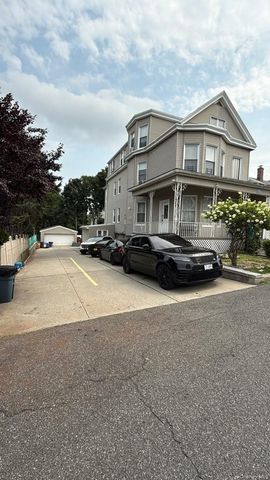225 Edgewood Avenue, Yonkers, NY 10704