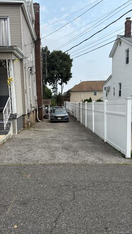 225 Edgewood Avenue, Yonkers, NY 10704