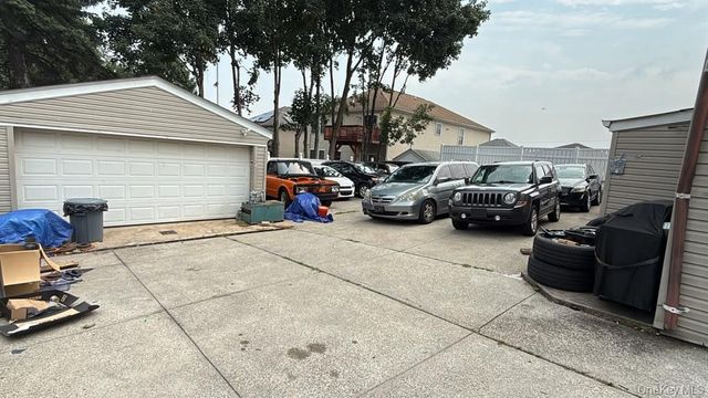 225 Edgewood Avenue, Yonkers, NY 10704