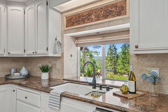 21120 Vista Amorosa Ct, Pine Grove, CA 95665