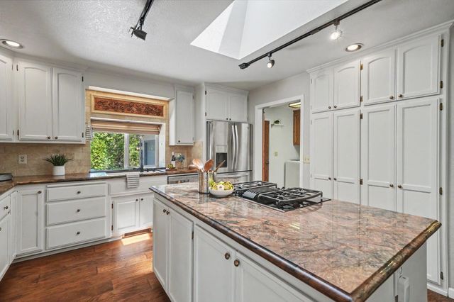 21120 Vista Amorosa Ct, Pine Grove, CA 95665