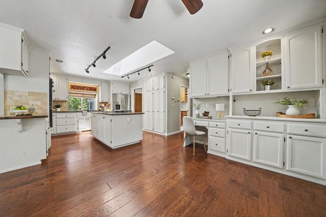 21120 Vista Amorosa Ct, Pine Grove, CA 95665