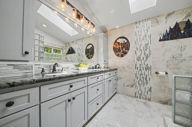 21120 Vista Amorosa Ct, Pine Grove, CA 95665
