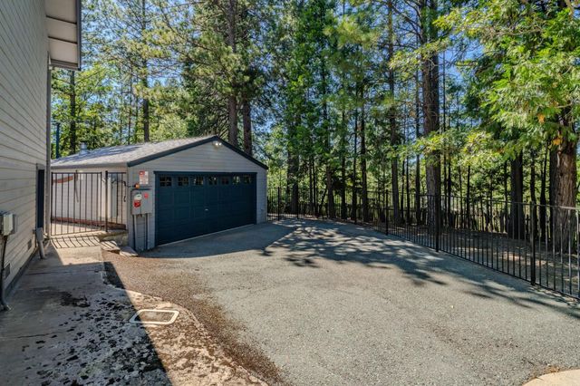 21120 Vista Amorosa Ct, Pine Grove, CA 95665