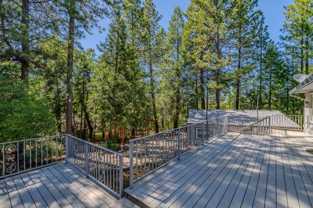 21120 Vista Amorosa Ct, Pine Grove, CA 95665