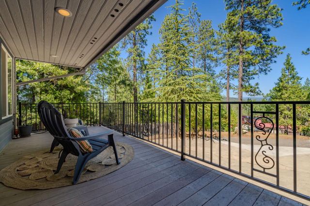 21120 Vista Amorosa Ct, Pine Grove, CA 95665